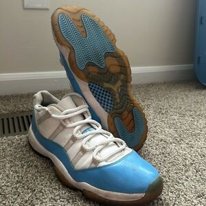 Jordan 11 UNC
